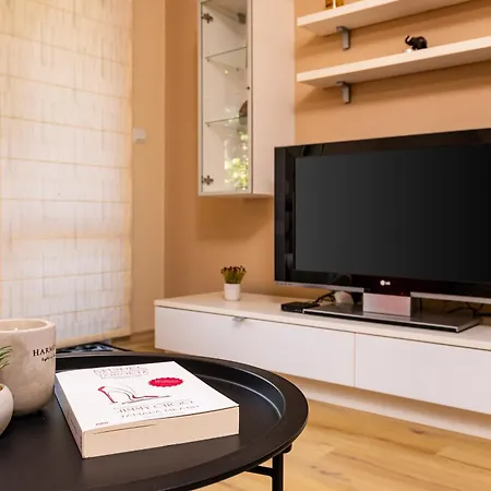 Apartamento Beautiful In The Heart Of